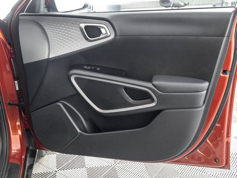 Used 2024 Kia Soul LX FWD image 39