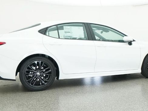 Used 2026 Toyota Camry SE FWD image 41