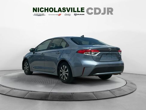 Used 2021 Toyota Corolla LE FWD image 3