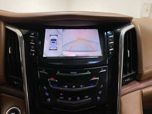 Used 2015 Cadillac Escalade Platinum image 20