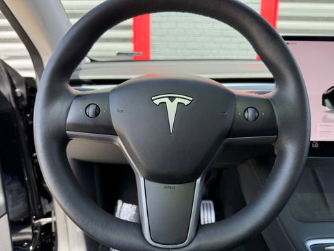 Used 2023 Tesla Model Y Performance AWD/4WD image 20