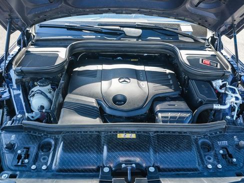 Certified 2025 Mercedes-Benz GLB 250 4MATIC image 18