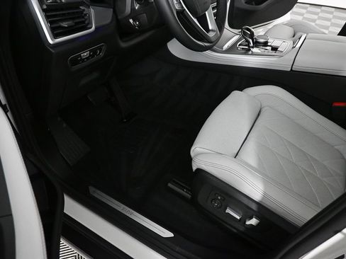 Used 2023 BMW X5 sDrive40i image 7