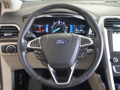 Used 2019 Ford Fusion SEL FWD image 12