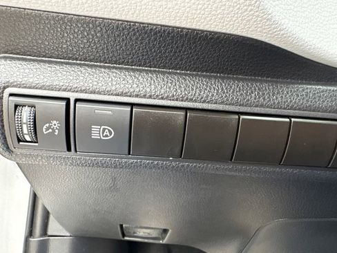 Certified 2025 Toyota Corolla SE image 28