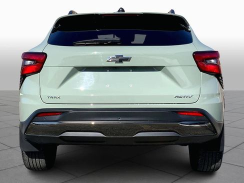 Used 2025 Chevrolet Trax ACTIV w/ Sunroof Package image 5