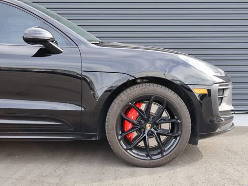 Certified 2024 Porsche Macan GTS image 12