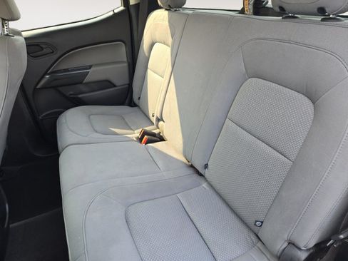 Used 2022 Chevrolet Colorado W/T w/ WT Convenience Package AWD/4WD image 13
