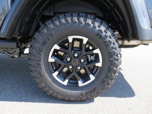 New 2025 Jeep Gladiator Rubicon image 13