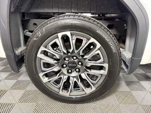 Used 2024 GMC Sierra 1500 Denali Ultimate AWD/4WD image 16