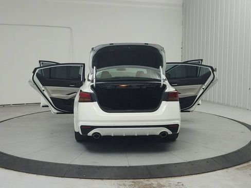 Used 2024 Nissan Altima 2.5 SL FWD image 15