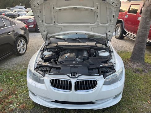 Used 2011 BMW 328i Convertible image 12