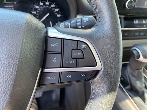 Used 2023 Toyota Sienna XLE w/ XLE Plus Package AWD/4WD image 19