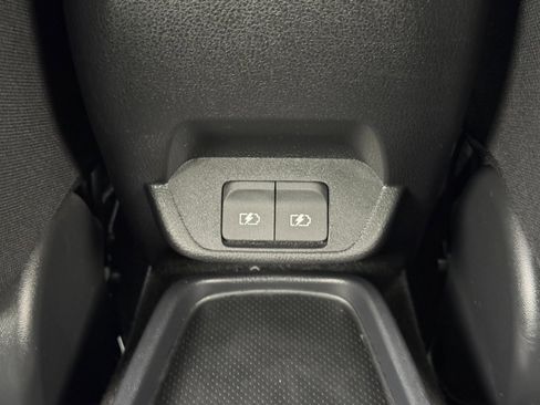 Used 2025 Nissan Leaf S image 27