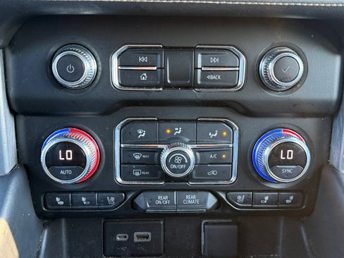 Used 2021 GMC Yukon SLT AWD/4WD image 16