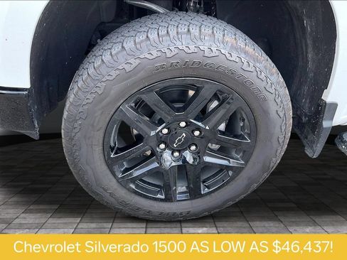 Used 2025 Chevrolet Silverado 1500 Custom Trail Boss w/ LPO, Dark Essentials Package AWD/4WD image 9