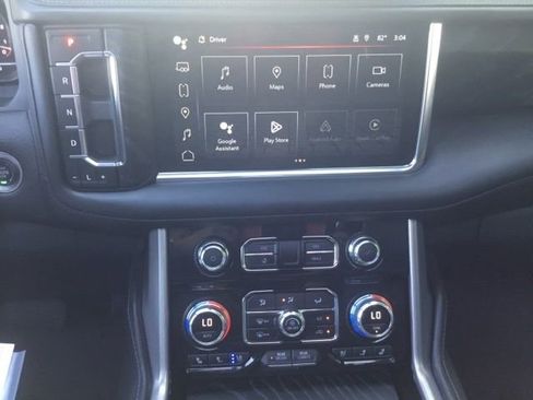 Used 2024 GMC Yukon XL Denali AWD/4WD image 15