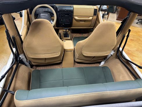 Used 1998 Jeep Wrangler Sahara image 26