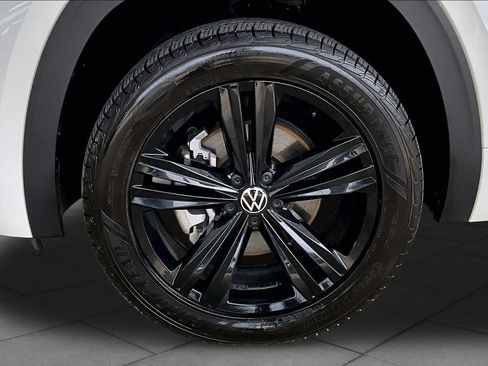 Used 2023 Volkswagen Atlas SEL R-Line AWD/4WD image 11