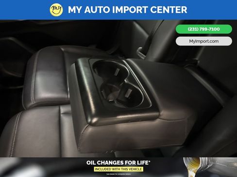 Used 2022 Ford Explorer XLT w/ Equipment Group 202A image 25