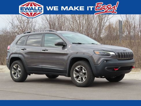 Used 2019 Jeep Cherokee Trailhawk image 1