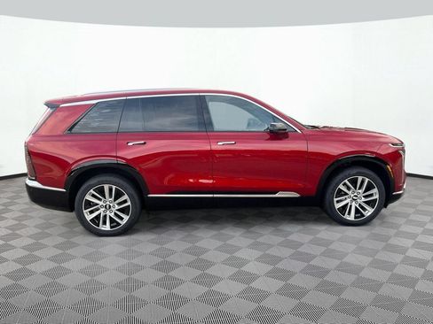 New 2026 Cadillac Vistiq Luxury w/ LPO, Floor Liner Package AWD/4WD image 8