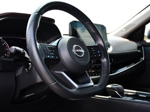 Used 2023 Nissan Rogue SL w/ SL Premium Package FWD image 14