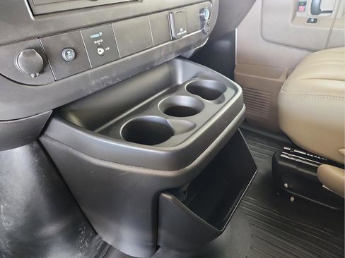 New 2026 GMC Savana 2500 RWD image 25