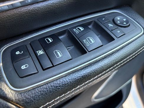 Used 2022 RAM 1500 Laramie image 9