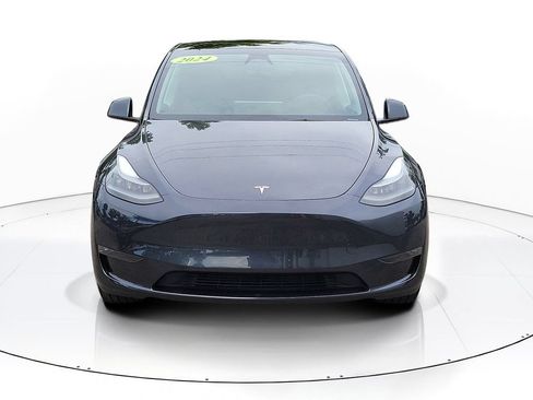 Used 2024 Tesla Model Y Long Range AWD/4WD image 2