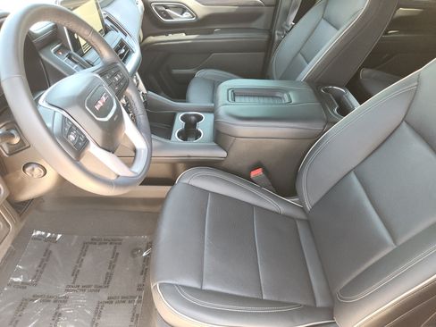 Used 2022 GMC Yukon SLT w/ SLT Premium Package RWD image 16