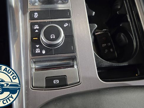 Used 2019 Land Rover Range Rover Sport HSE image 18