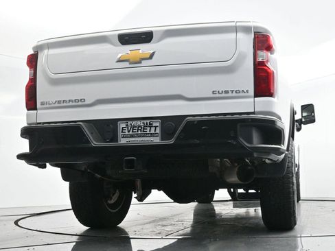 Used 2024 Chevrolet Silverado 2500 Custom w/ Custom Value Package image 46