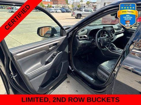 Certified 2021 Toyota Highlander Limited FWD image 9