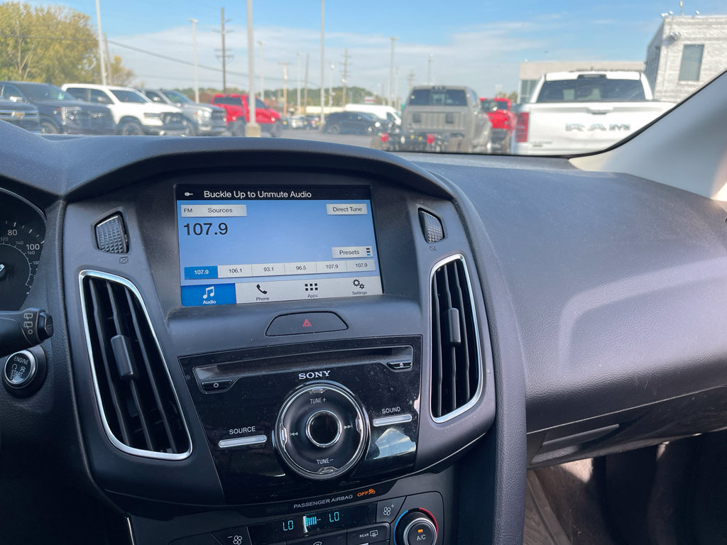 Used 2018 Ford Focus Titanium FWD image 11
