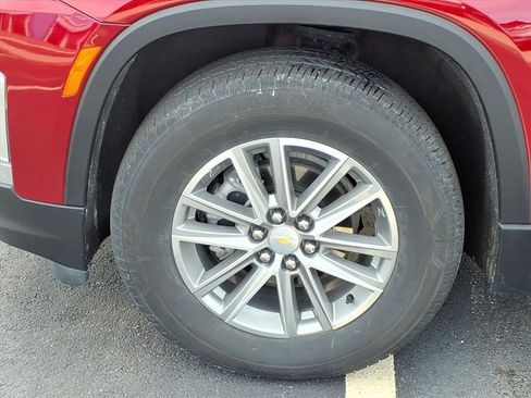 Used 2023 Chevrolet Traverse LT image 30
