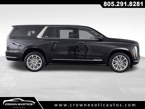 Used 2025 Cadillac Escalade ESV Premium Luxury RWD image 8