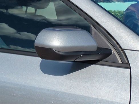 Certified 2025 Chevrolet Equinox LT image 12