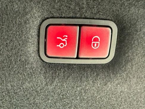 Used 2025 Mercedes-Benz SL 55 AMG 4MATIC image 21