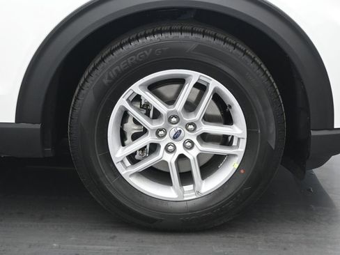 New 2026 Ford Explorer Active RWD image 23