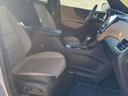 Used 2022 Chevrolet Equinox Premier AWD/4WD image 45