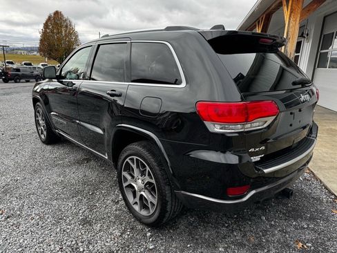 Used 2018 Jeep Grand Cherokee Limited image 7