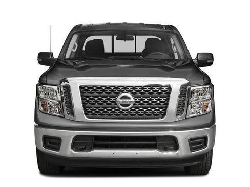 Used 2017 Nissan Titan SV image 4