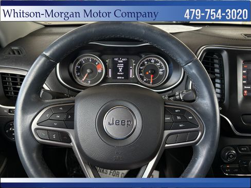 Used 2019 Jeep Cherokee Latitude Plus FWD image 15