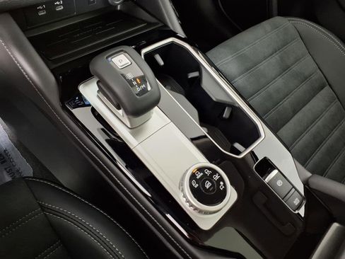 New 2025 Mitsubishi Outlander SE image 19