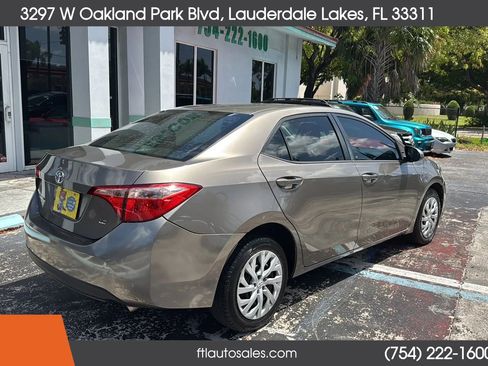 Used 2017 Toyota Corolla LE image 11