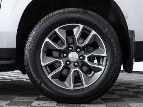 Used 2022 Chevrolet Suburban LT w/ Luxury Package AWD/4WD image 50