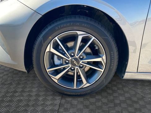 Used 2024 Kia Forte LXS image 31