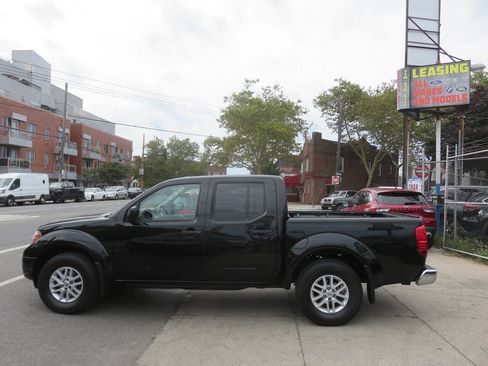 Used 2018 Nissan Frontier SV w/ Value Truck Package AWD/4WD image 6