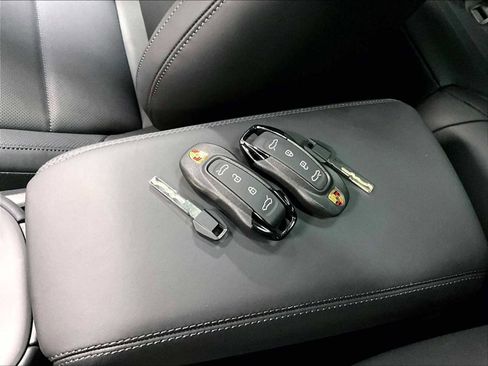 New 2025 Porsche Macan 4 Electric image 36